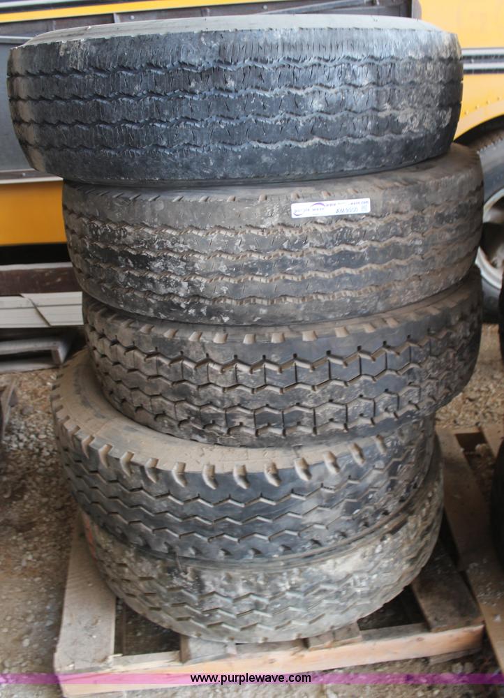 image for item AM9350 (5) assorted 315/80R22.5 tires