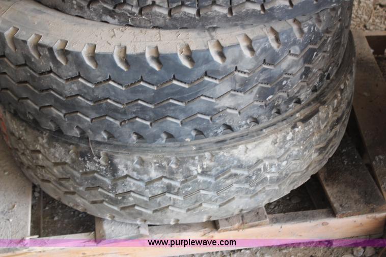 image for item AM9350 (5) assorted 315/80R22.5 tires