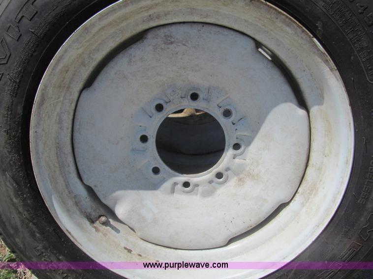 image for item AQ9841 (8) 255/70R22.5 tires