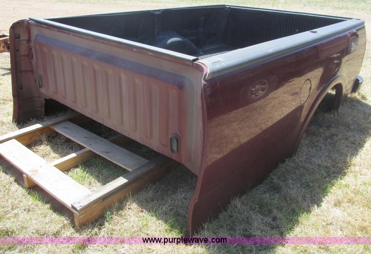 image for item AQ9850 2003 Ford F150 pickup truck