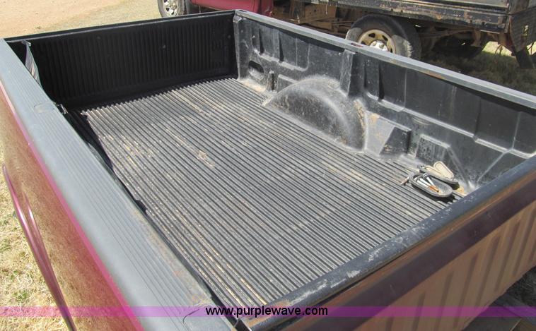 image for item AQ9850 2003 Ford F150 pickup truck