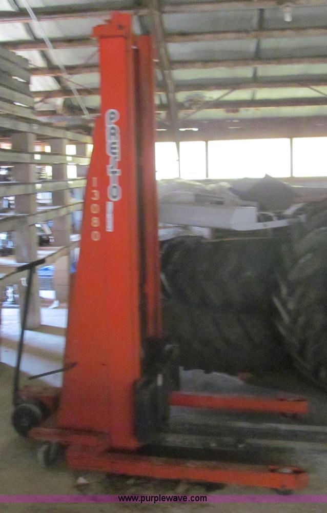 image for item AQ9863 Presto manual push electric lift