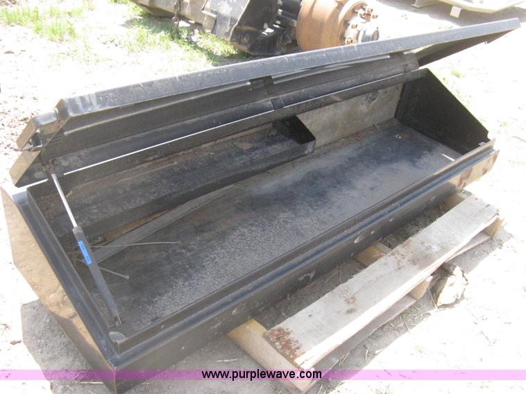 image for item AX9769 Low profile single lid toolbox