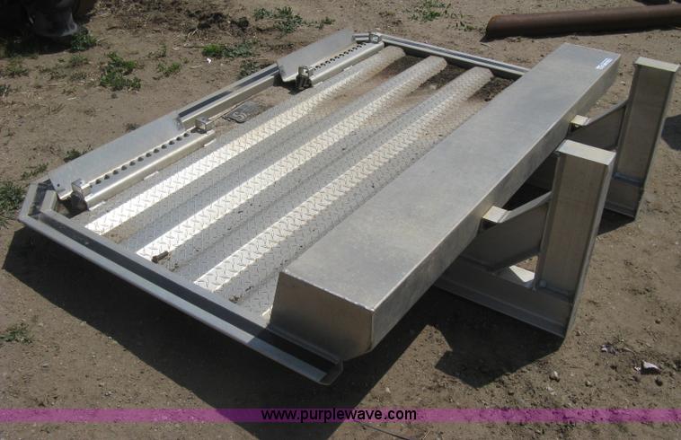 image for item AX9771 Sturdy-Lite headache rack