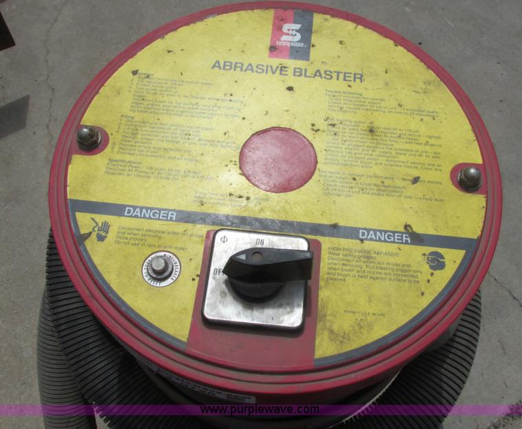 Safety Kleen abrasive blaster in Goddard, KS Item AZ9726 sold