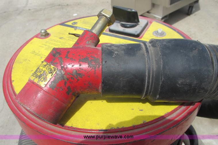 Safety Kleen abrasive blaster in Goddard, KS Item AZ9726 sold