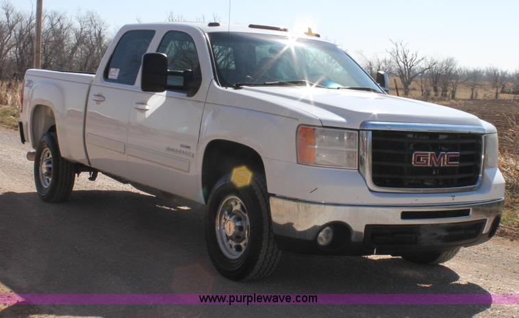 image for item C3751 2007 GMC Sierra 2500HD Z71 Crew Cab pickup truck