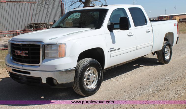 image for item C3751 2007 GMC Sierra 2500HD Z71 Crew Cab pickup truck