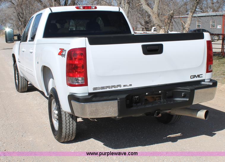 image for item C3751 2007 GMC Sierra 2500HD Z71 Crew Cab pickup truck