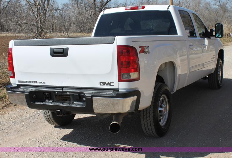 image for item C3751 2007 GMC Sierra 2500HD Z71 Crew Cab pickup truck