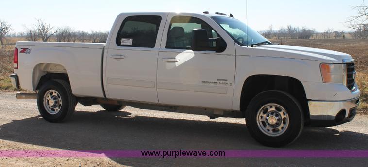 image for item C3751 2007 GMC Sierra 2500HD Z71 Crew Cab pickup truck