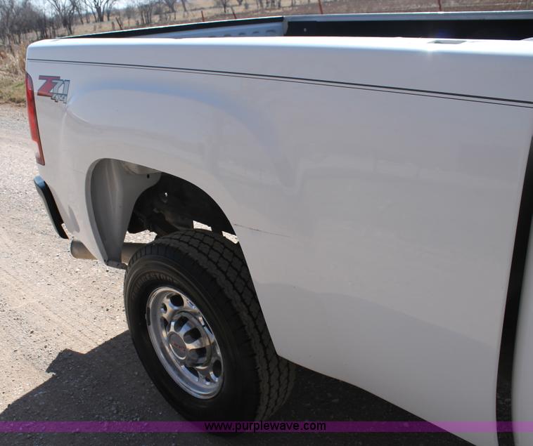 image for item C3751 2007 GMC Sierra 2500HD Z71 Crew Cab pickup truck