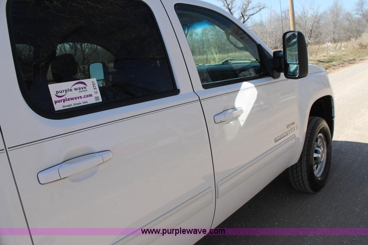 image for item C3751 2007 GMC Sierra 2500HD Z71 Crew Cab pickup truck