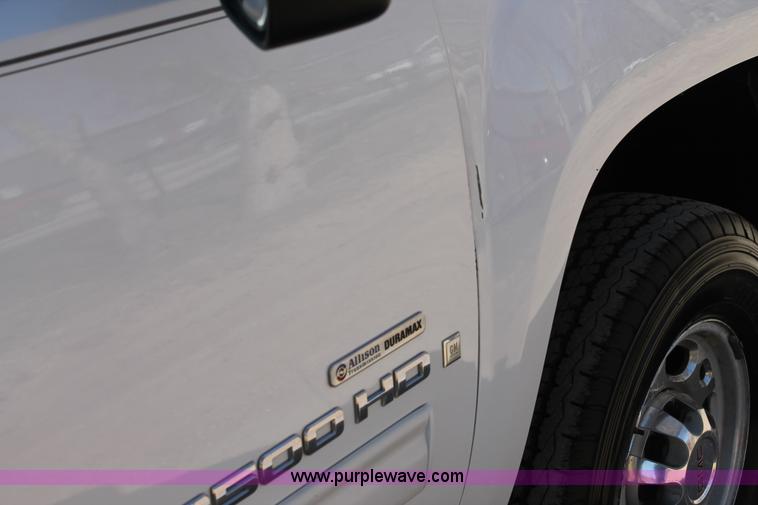 image for item C3751 2007 GMC Sierra 2500HD Z71 Crew Cab pickup truck