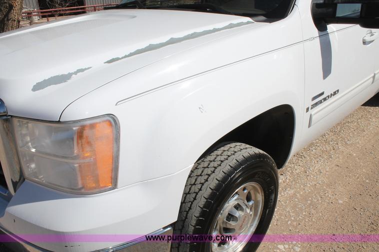 image for item C3751 2007 GMC Sierra 2500HD Z71 Crew Cab pickup truck