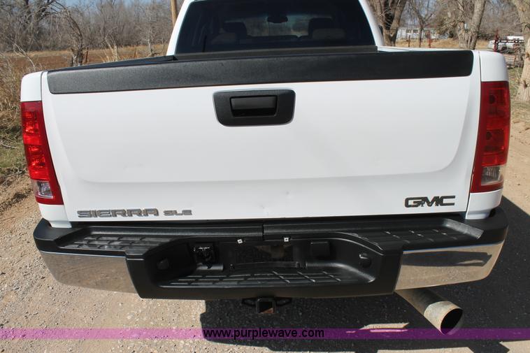 image for item C3751 2007 GMC Sierra 2500HD Z71 Crew Cab pickup truck