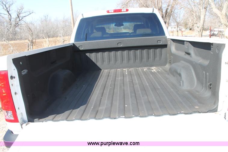 image for item C3751 2007 GMC Sierra 2500HD Z71 Crew Cab pickup truck