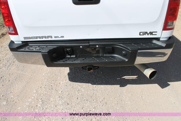 image for item C3751 2007 GMC Sierra 2500HD Z71 Crew Cab pickup truck