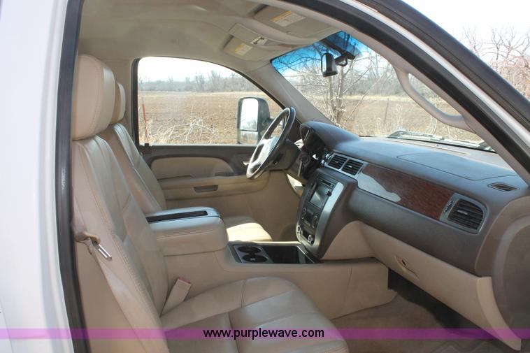 image for item C3751 2007 GMC Sierra 2500HD Z71 Crew Cab pickup truck