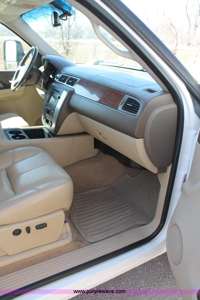 image for item C3751 2007 GMC Sierra 2500HD Z71 Crew Cab pickup truck