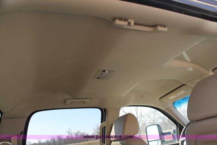 image for item C3751 2007 GMC Sierra 2500HD Z71 Crew Cab pickup truck