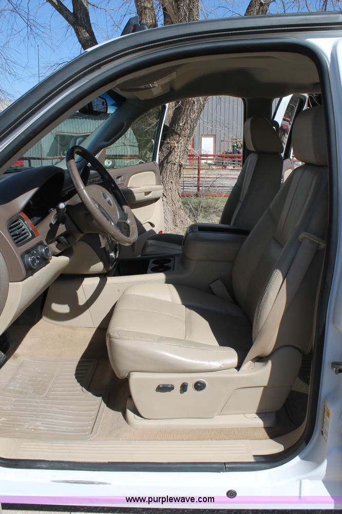 image for item C3751 2007 GMC Sierra 2500HD Z71 Crew Cab pickup truck