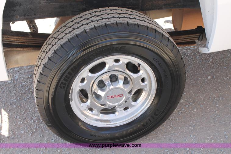 image for item C3751 2007 GMC Sierra 2500HD Z71 Crew Cab pickup truck