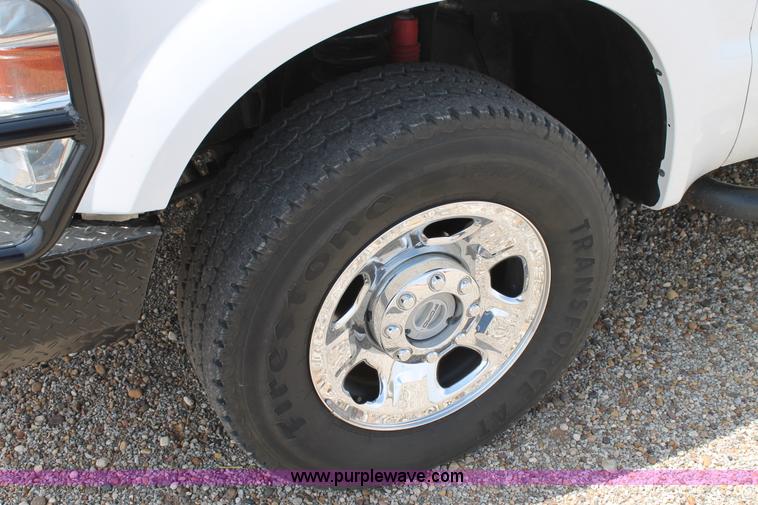 image for item C3810 2009 Ford F350 Super Duty Crew Cab utility truck