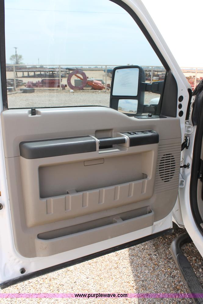 image for item C3810 2009 Ford F350 Super Duty Crew Cab utility truck