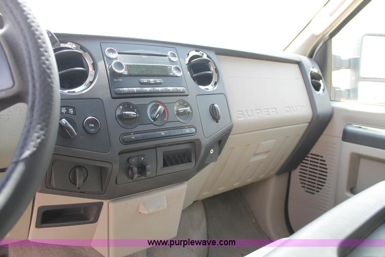 image for item C3810 2009 Ford F350 Super Duty Crew Cab utility truck