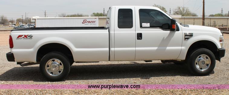 image for item C3811 2008 Ford F250 Super Duty SuperCab pickup truck