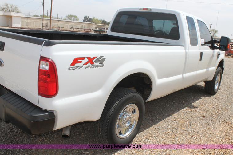 image for item C3811 2008 Ford F250 Super Duty SuperCab pickup truck