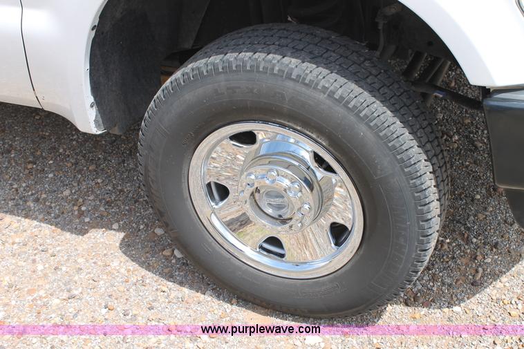 image for item C3811 2008 Ford F250 Super Duty SuperCab pickup truck