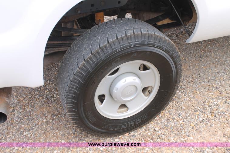 image for item C3812 2005 Ford F350 Super Duty Crew Cab