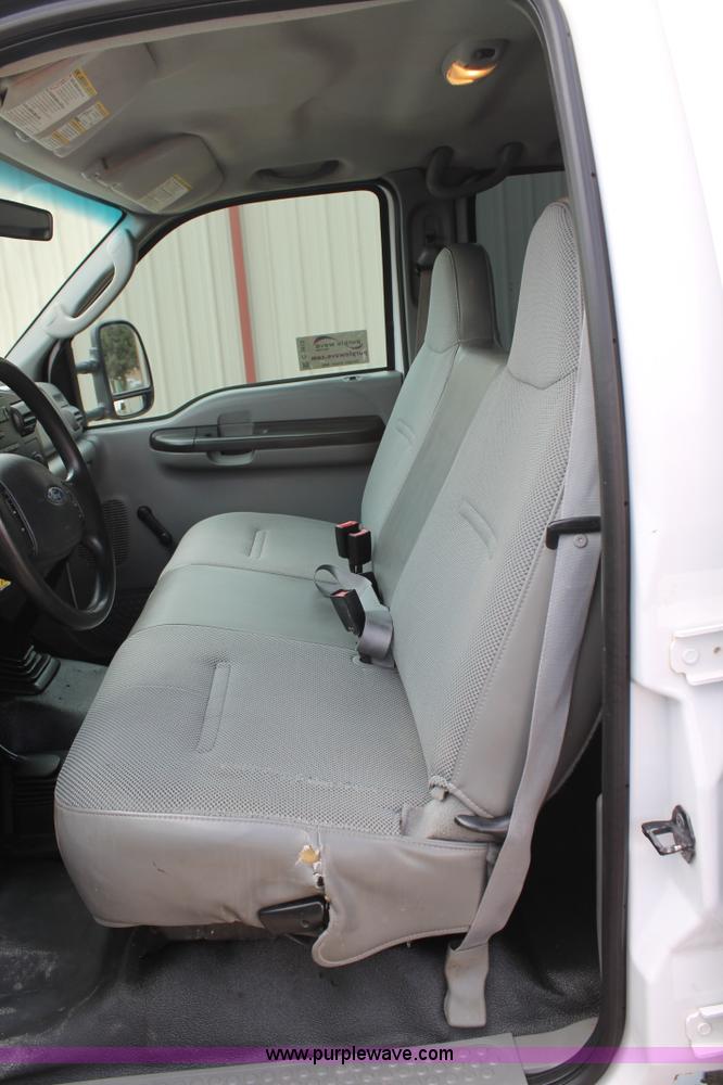 image for item C3812 2005 Ford F350 Super Duty Crew Cab