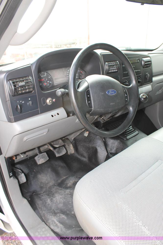 image for item C3812 2005 Ford F350 Super Duty Crew Cab