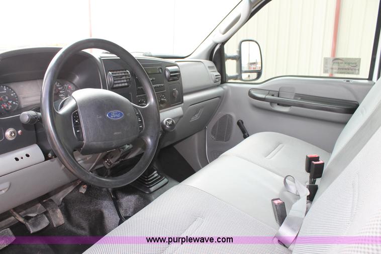 image for item C3812 2005 Ford F350 Super Duty Crew Cab
