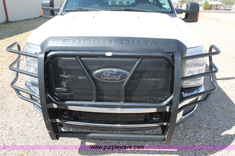 image for item C3813 2011 Ford F250 Super Duty pickup truck