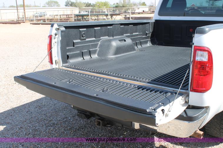 image for item C3813 2011 Ford F250 Super Duty pickup truck
