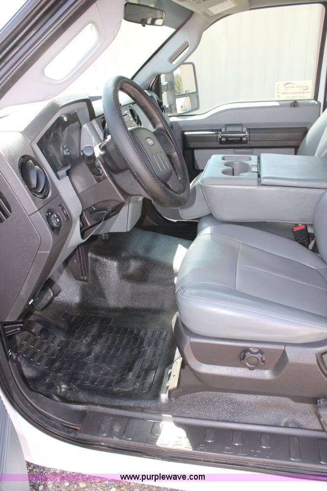 image for item C3813 2011 Ford F250 Super Duty pickup truck