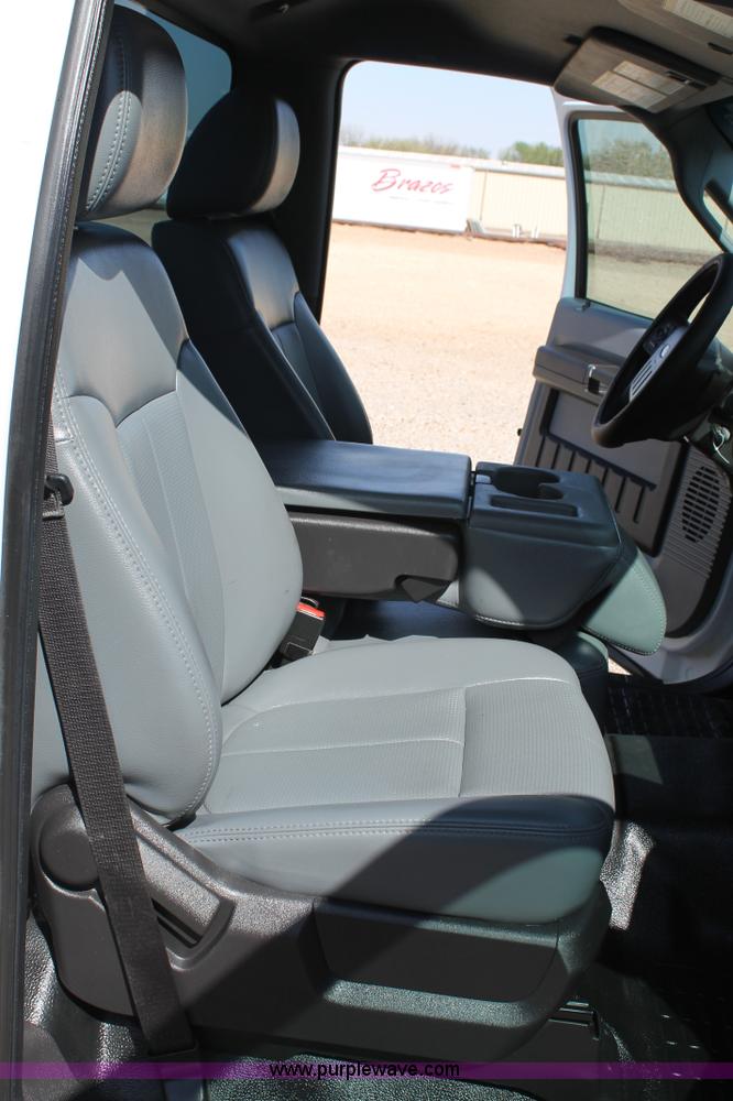 image for item C3813 2011 Ford F250 Super Duty pickup truck