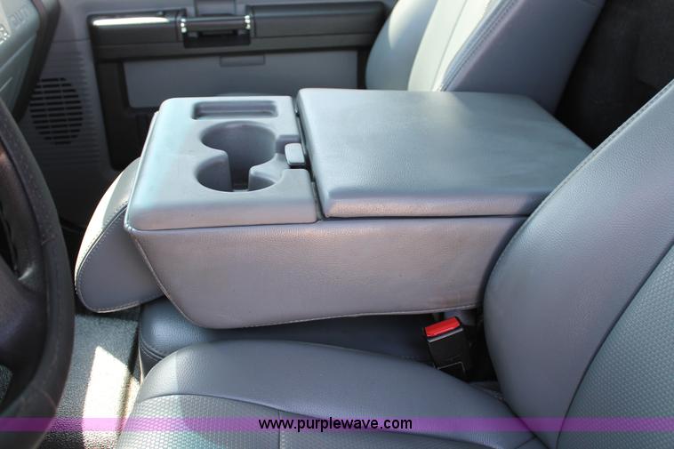 image for item C3813 2011 Ford F250 Super Duty pickup truck