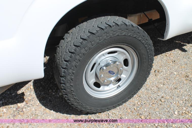 image for item C3813 2011 Ford F250 Super Duty pickup truck