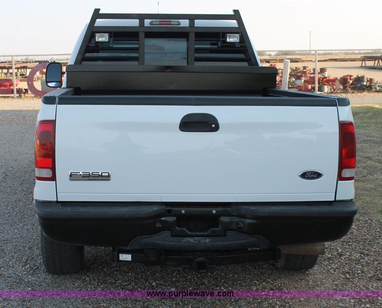 image for item C3828 2006 Ford F350 Super Duty Crew Cab pickup truck