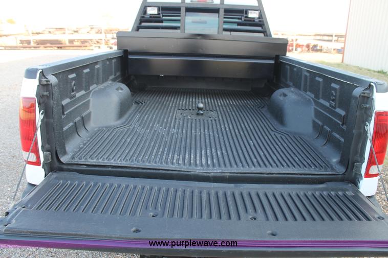 image for item C3828 2006 Ford F350 Super Duty Crew Cab pickup truck