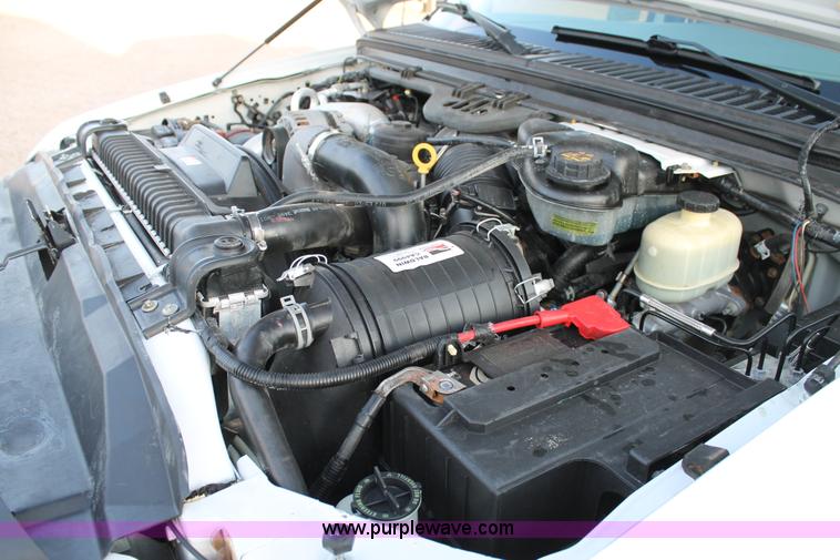 image for item C3828 2006 Ford F350 Super Duty Crew Cab pickup truck