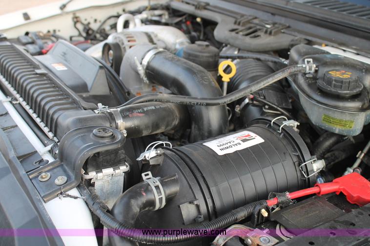 image for item C3828 2006 Ford F350 Super Duty Crew Cab pickup truck