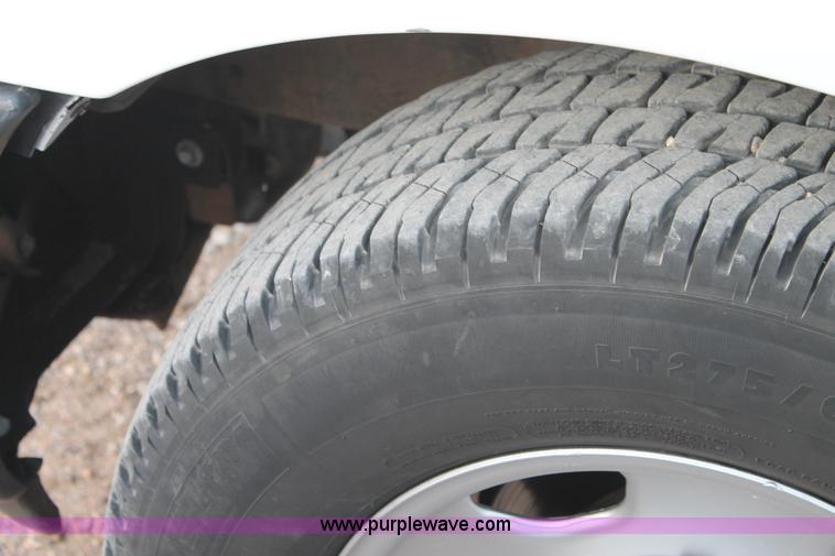 image for item C3828 2006 Ford F350 Super Duty Crew Cab pickup truck