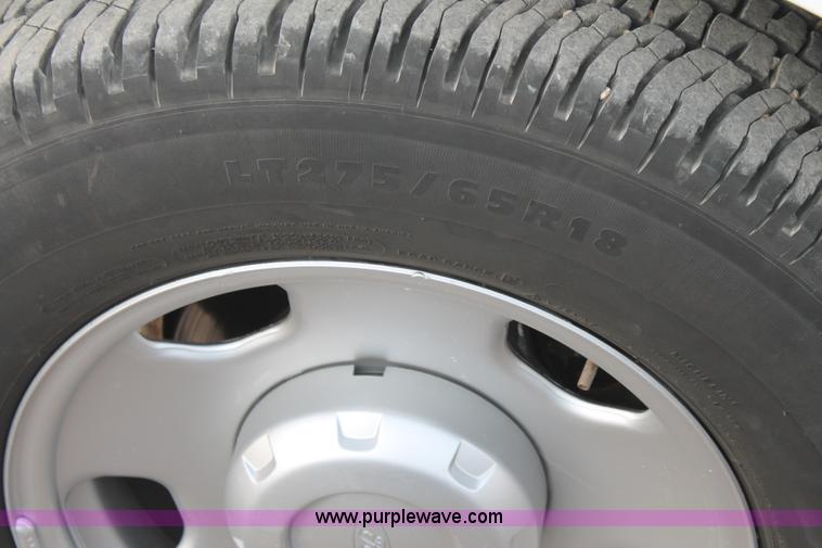 image for item C3828 2006 Ford F350 Super Duty Crew Cab pickup truck