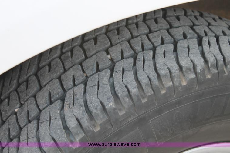 image for item C3828 2006 Ford F350 Super Duty Crew Cab pickup truck